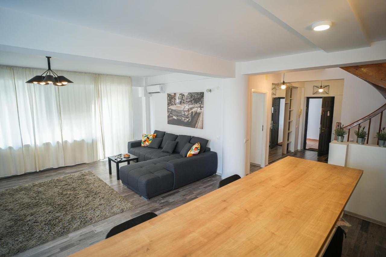 Penthouse With Huge Rooftop & Amazing City View Boekarest Buitenkant foto