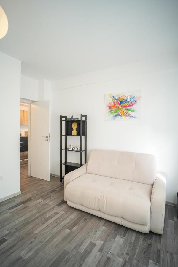 Penthouse With Huge Rooftop & Amazing City View Boekarest Buitenkant foto