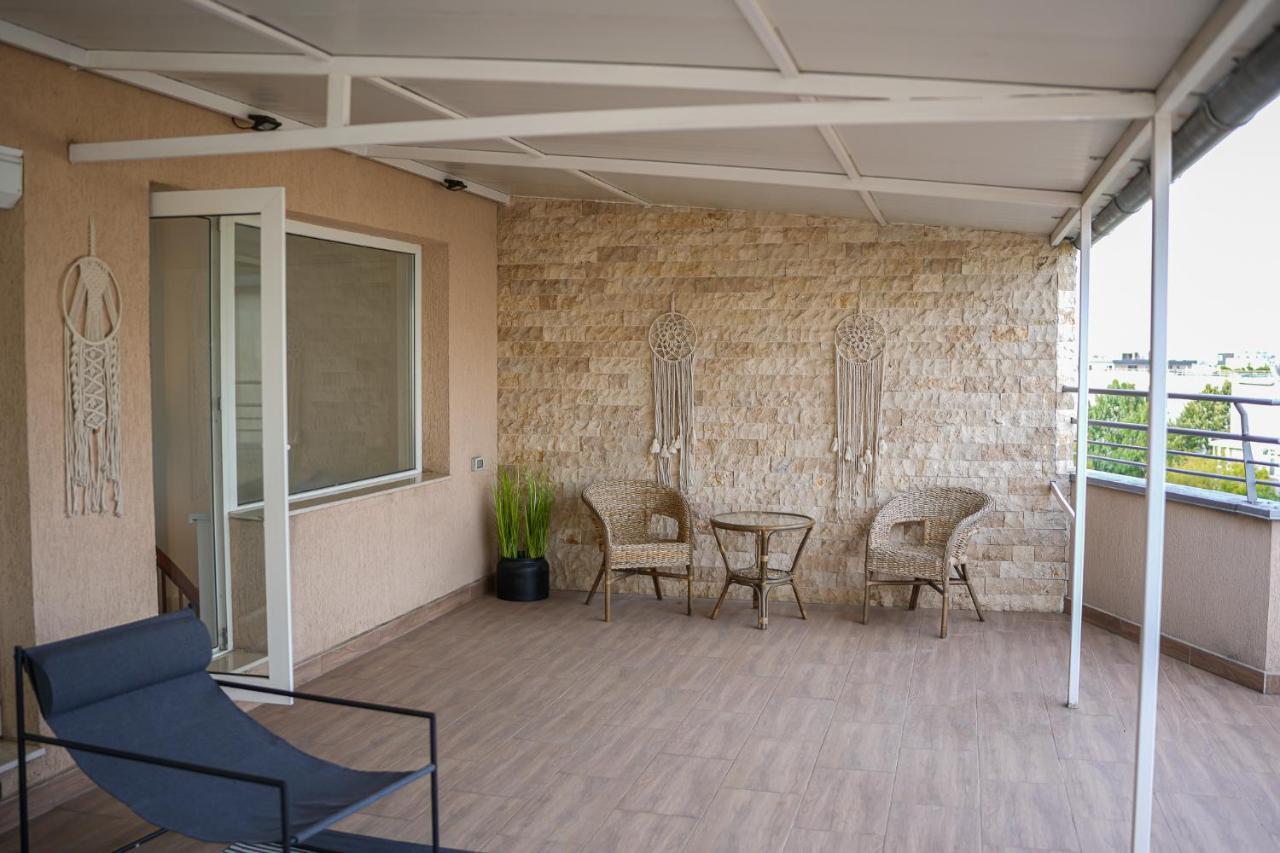Penthouse With Huge Rooftop & Amazing City View Boekarest Buitenkant foto