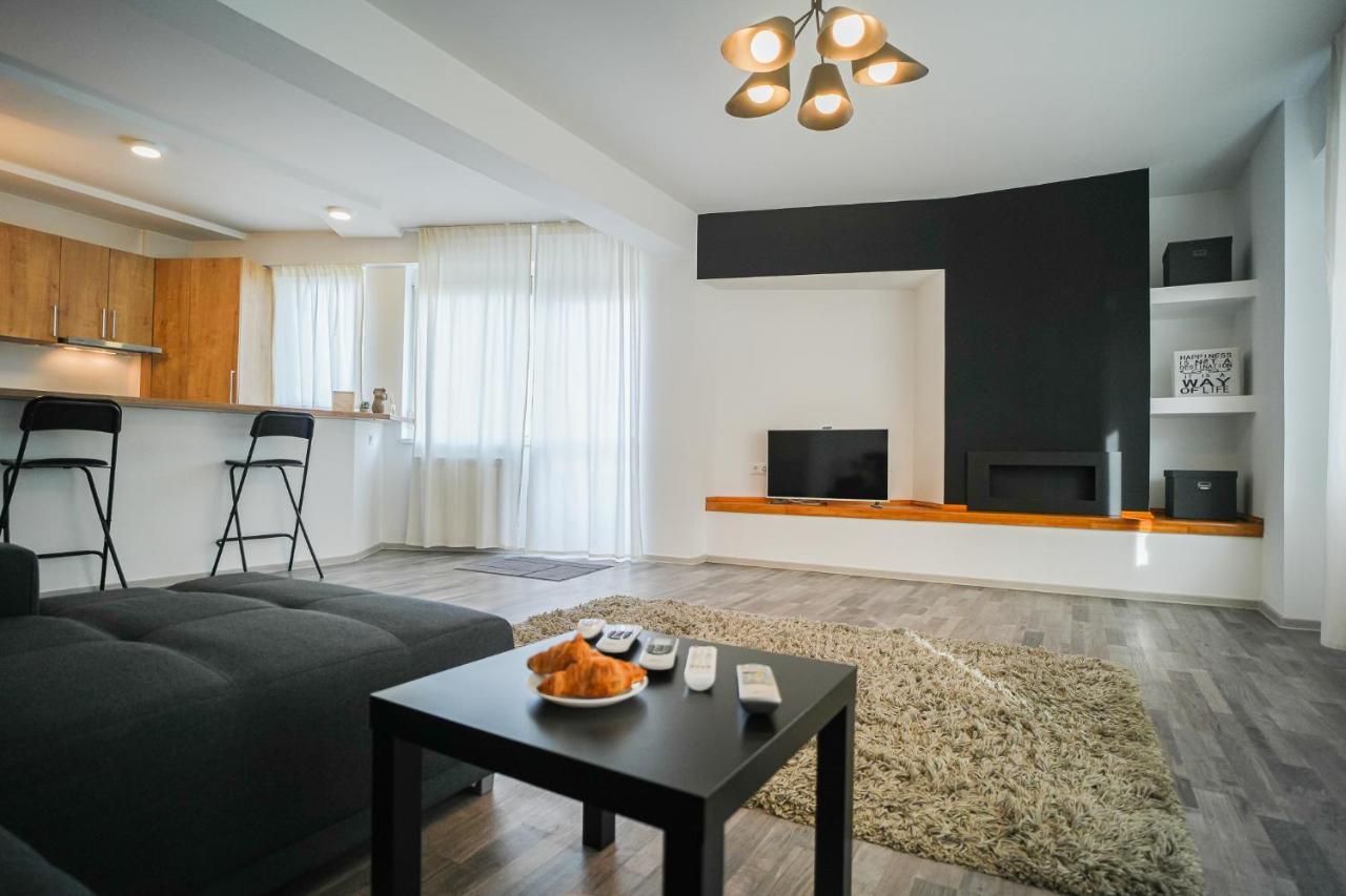 Penthouse With Huge Rooftop & Amazing City View Boekarest Buitenkant foto