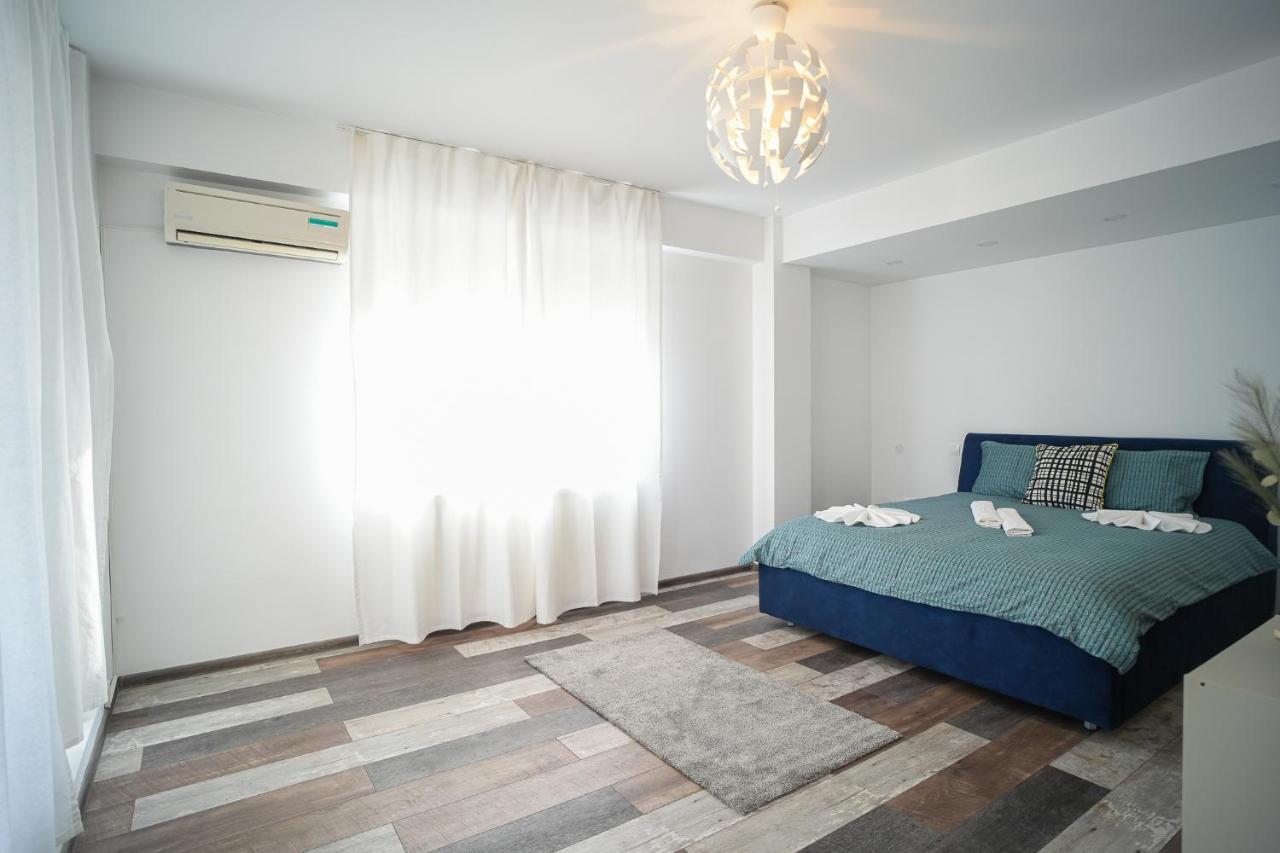 Penthouse With Huge Rooftop & Amazing City View Boekarest Buitenkant foto
